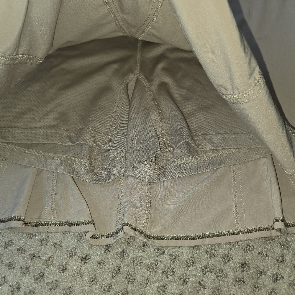 Title Nine Women's Beige Skort - Picture 4 of 9